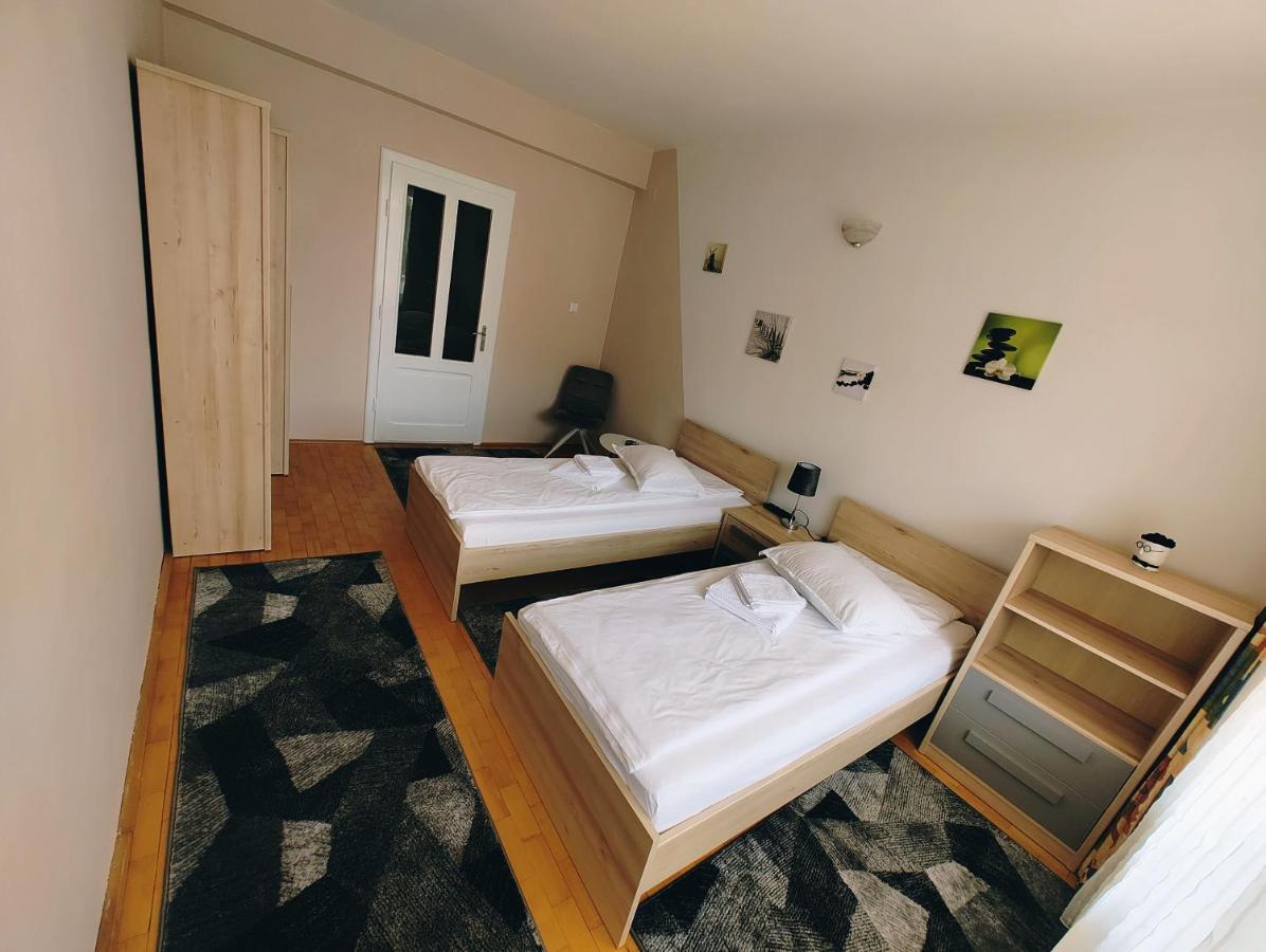 Ten'S Apartment - Spatios Si Linistit Kolozsvár Kültér fotó